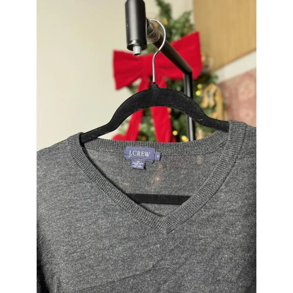 J.Crew Men's Gray V-Neck Sweater